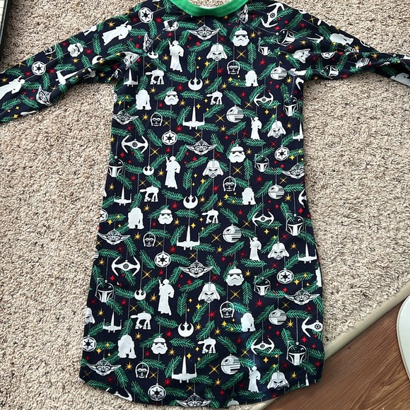 Hanna Andersson Women’s Nightgown- Star Wars Holiday Print size XS - Picture 4 of 5